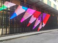Le panneau de mur transparent de Mesh Building Facade Advertising Video du rideau P15.625 Pantalla montrent l'écran de LED