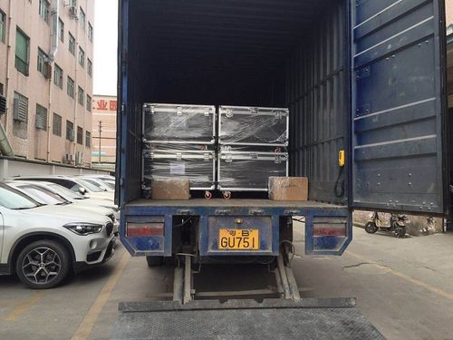 Dernières nouvelles de l'entreprise sur L'ordre important de la lumière d'intérieur carrée du noir p3.91 du Sénégal 100 moule sous pression la boîte de location de levage en aluminium 500*1000mm