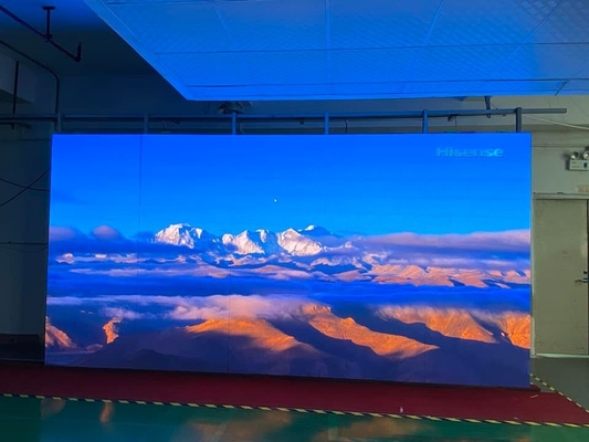 Affichage à LED couleur intégrale à l'intérieur p3 Taux de rafraîchissement 3840hz La solution ultime à la recherche d'un grand angle de vue et d'un processus de signal à haut débit pour un affichage en douceur