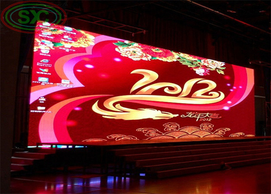 Écran LED publicitaire en couleur sans mosaïque à l'intérieur Centre commercial P5 installé