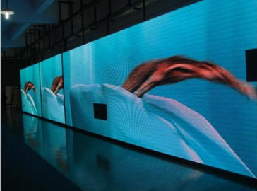 Affichage LED publicitaire P5 ultra-mince à l'intérieur, imperméable à l'eau 960 mm x 960 mm