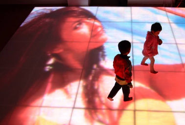 Effets 3D 10000 pixels RGB Portable Led Dance Floor Ip34 Niveau de protection Portable Led Dance Floor