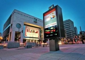 P4 Panneaux d'affichage LED de publicité commerciale en plein air à couleur pour les centres commerciaux