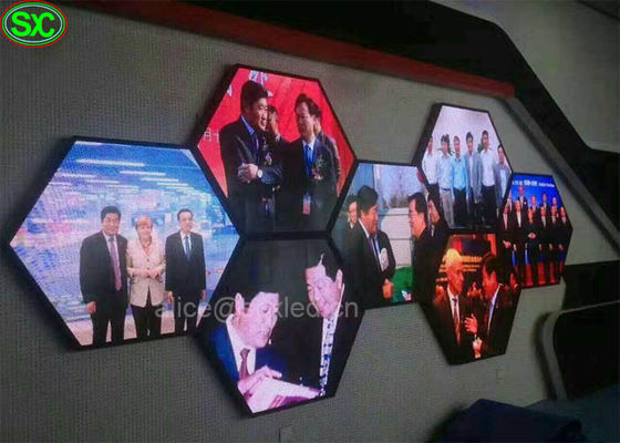 Écran visuel d'affichage à LED De rideau en forme P3.9 pour annoncer, de haute résolution