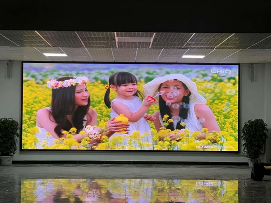 Écran de location Ultra HD Écran LED P2.5 à petite hauteur avec boîtier en aluminium 480x480mm