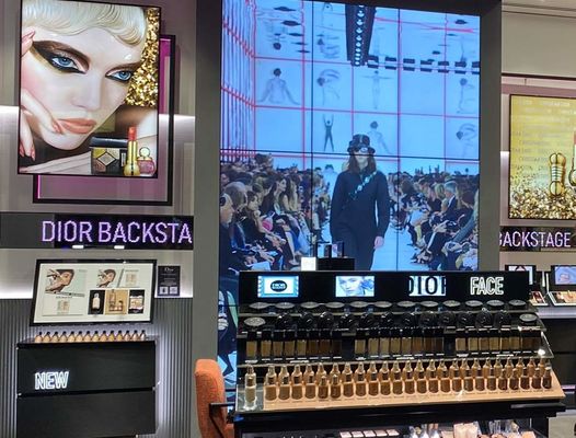 P3.91 Écran à LED transparent 100000h Durée de vie 1920-3840 Hz