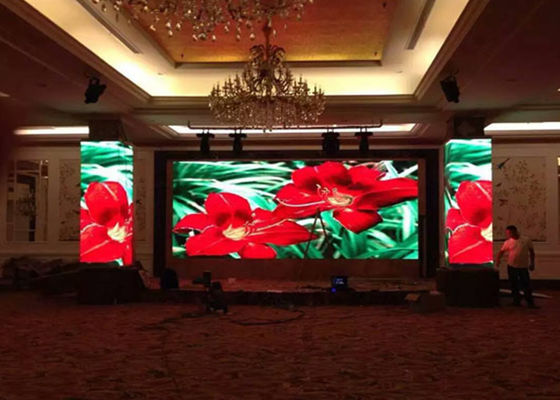Bon prix P5 Résistant à l'eau à l'intérieur et à l'extérieur Affichage à LED couleur complète 5 mm Tonnerre 40000 points / m2 IP65 en ligne