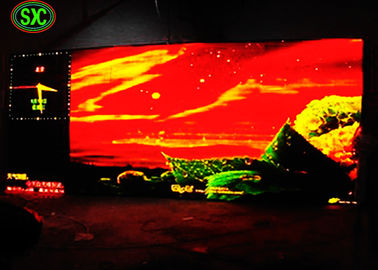 Écran courbe 7500cd/M2 Lumière HD Extérieur Affichage LED pleine couleur P10 DIP IP 65 Installation fixe