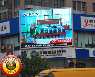 Écran LED publicitaire en RGB clair Densité de panneau d'affichage 10000 3G contrôle WIFI haute résolution publicité