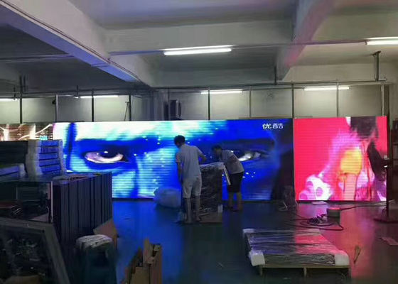Bon prix Écran LED à couleur entière intérieur P3 personnalisé Écran de location LED 2500 nits en ligne