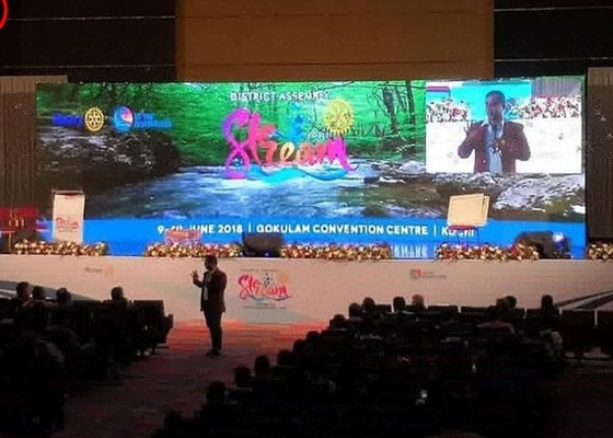 Écran LED en aluminium à moulage sous pression SMD2727 P4 Affichage vidéo LED à couleur complète Ultra Slim LED Screen