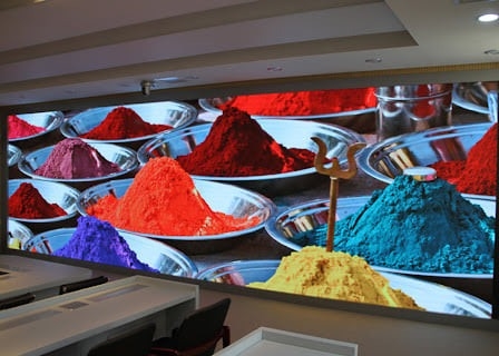 Écran LED intérieur de 2 mm, mur vidéo haute résolution pour la publicité dans les centres commerciaux