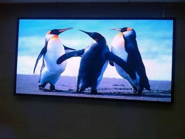Affichage vidéo LED SMD intérieur Affiche numérique avec une luminosité et une densité élevées