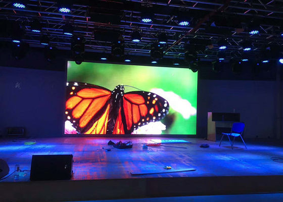 Bon prix P4 Intérieur Full Color SMD LED Video Wall 4mm Pixel Pitch 640x640mm Cabinet en ligne