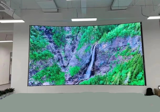 Panneau de mur vidéo LED sans mosaïque ultra-clair P2.5 SMD2020 1300cd/m2
