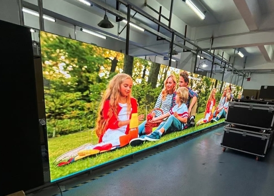 Affichage LED en métal à couleur complète SMD2121 P4 pour location intérieure pour concerts