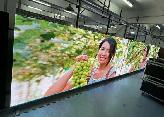 Affichage LED en métal à couleur complète SMD2121 P4 pour location intérieure pour concerts