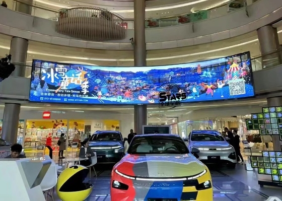 Location d'un écran LED RGB à l'intérieur d'un écran LED à l'intérieur d'un écran LED