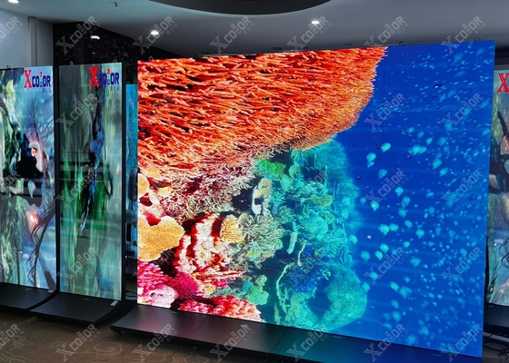 Outdoor HD P6.67 LED Billboard Full Color DC 5V 6500cd/M2 Haute luminosité 2 ans de garantie