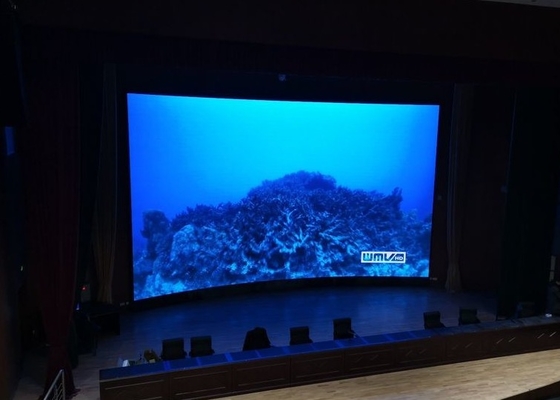 Outdoor HD P6.67 LED Billboard Full Color DC 5V 6500cd/M2 Haute luminosité 2 ans de garantie