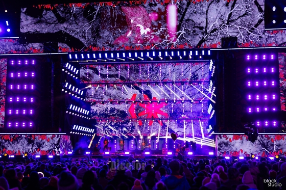 Écrans de location Écrans courbes haute luminosité IP65 P12 Panneaux d'affichage extérieurs à LED