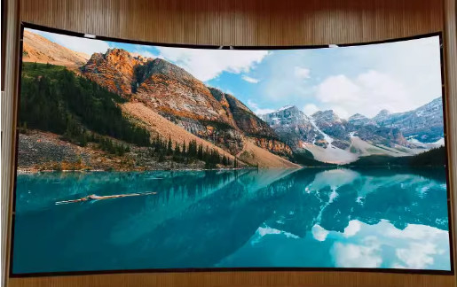 Taille personnalisée Groupe de films doux Publicité LED flexible Écran couleur 4 mm Pixel Armoire en acier courbé