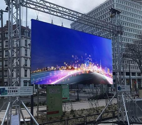 Bon prix Écran extérieur à pleine couleur haute luminosité grand écran LED P5 640*640mm Panneau publicitaire LED fixe en ligne