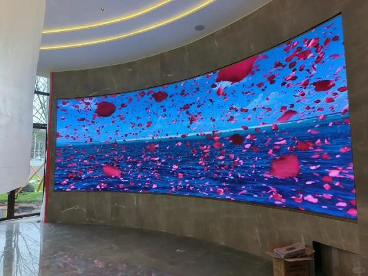 Écran d'affichage à LED à couleur complète ultrafin SMD P2 pour salles de mariage sur scène