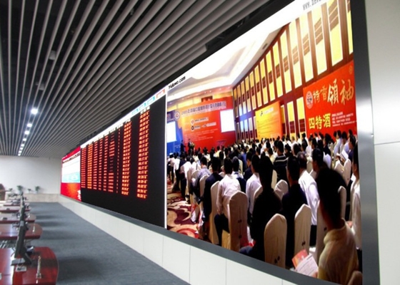 Taille personnalisée P1.87 Affichage LED monté sur camion Centre de stationnement Garantie de 2 ans