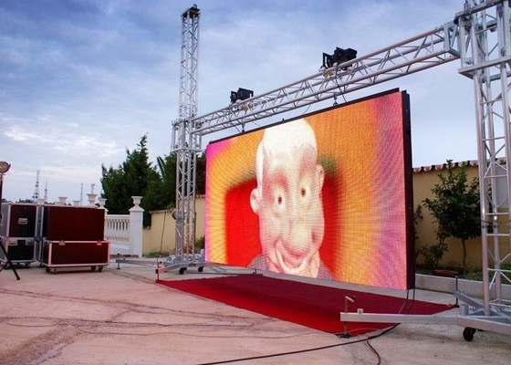 Écran LED en aluminium moulé à la main personnalisé à pleine couleur 2500 CD/m2 Écran publicitaire LED intérieur