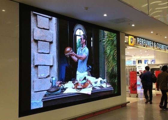 Affichage extérieur à haute luminosité Rideau étanche LED Affichage 5 mm Pixel Pitch Full Color Économie d'énergie HD