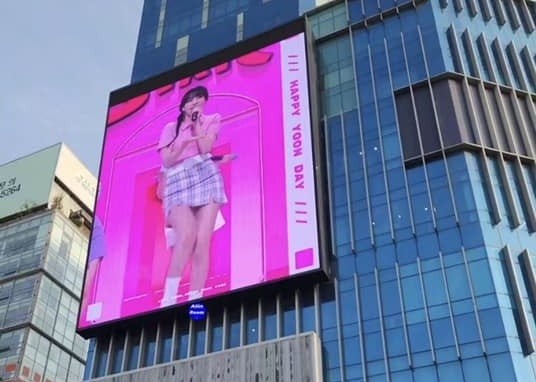 Écran d'affichage LED publicitaire P10 SMD, HD pleine couleur extérieur résistant à l'eau Location en aluminium fondu