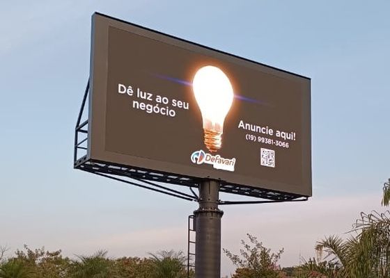 Bon prix Location Affichage LED suspendu en couleur P8 à l'extérieur imperméable à l'eau IP65 DC5V 32 * 16 Résolution en ligne