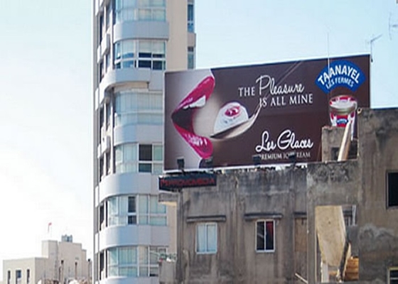Stade extérieur affichage LED cri publicitaire P10 en couleur complète 960 * 960mm panneaux d'affichage
