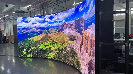Personnalisé Écran LED plein couleur intérieur flexible HD P1.5 Plus de 1300cd Luminosité