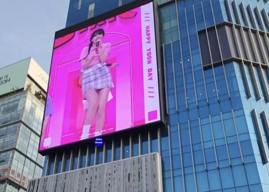 Affichage LED plein couleur extérieur à fort impact pour location et installation fixe