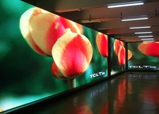 Affichage à LED à couleur P20 à l'extérieur étanche à l'eau Publicité Emballage de boîte d'aviation