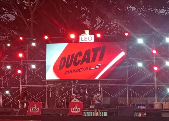 Écran à courbe Scène intérieure personnalisable entretien avant Wifi Ultra HD Écran LED à petite hauteur P2.5