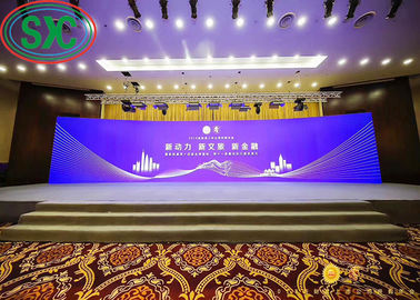 SMD2121 Écran incurvé intérieur en acier 960 x 960 mm boîte affichage LED RVB
