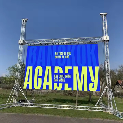 Écran de football en aluminium en extérieur, résistant à l'eau, écran LED en couleur, location P4.81