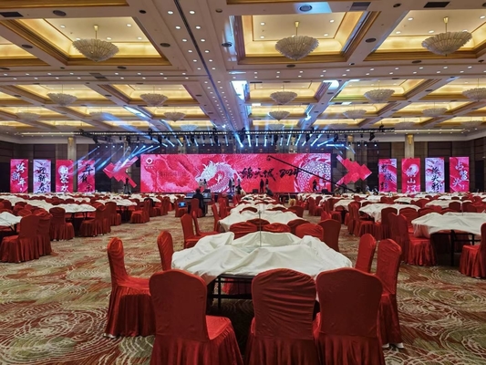 3840Hz High Refresh Indoor Full Color LED Display P2.5 2121 Taille de la lampe pour la publicité intérieure avec une distance de vision ≥ 0,5 m