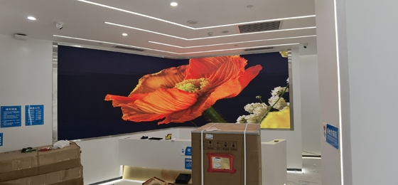 3840Hz High Refresh Indoor Full Color LED Display P2.5 2121 Taille de la lampe pour la publicité intérieure avec une distance de vision ≥ 0,5 m