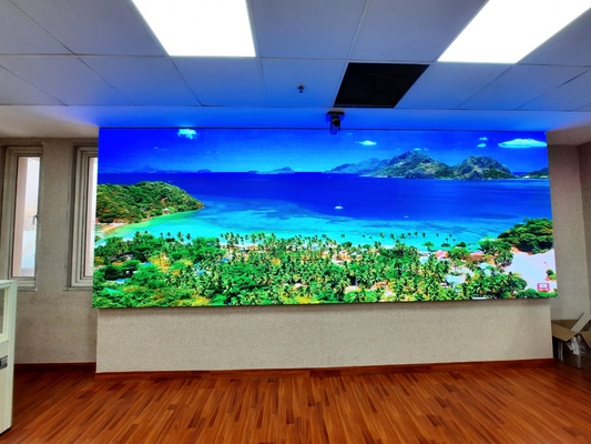 Affichage à LED couleur intégrale à l'intérieur p3 Taux de rafraîchissement 3840hz La solution ultime à la recherche d'un grand angle de vue et d'un processus de signal à haut débit pour un affichage en douceur