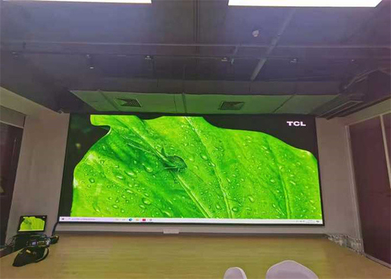 Affichage murale LED intérieur à haute densité P1.25 P2 avec une température de couleur de 6500K et une durée de vie ≥100 dans un boîtier en aluminium à moulage sous pression