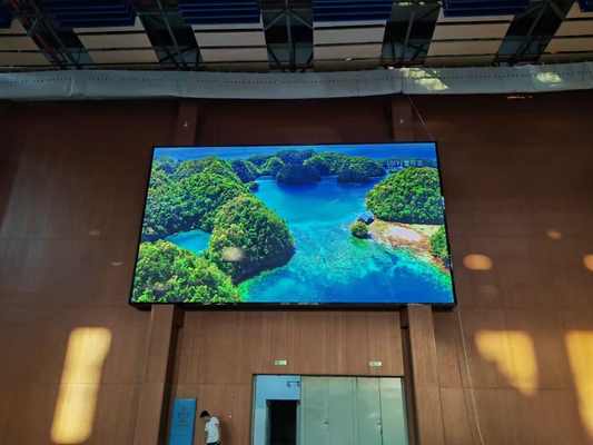 Affichage LED couleur intégrale à l'intérieur P2.5 avec et Consommation à la location avec armoire super mince et taux de rafraîchissement élevé 3840Hz