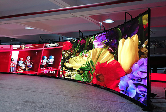Écran de location Module souple personnalisable P4 Publicité Affichage LED Vidéo Conférence SMD2121