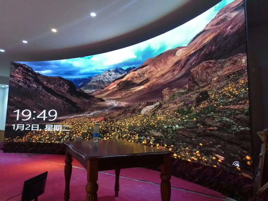 Panneau d'affichage LED à couleur entière haute définition P5 intérieur pour location Écran mural vidéo avec taux de rafraîchissement 3840hz et résolution 640x640mm
