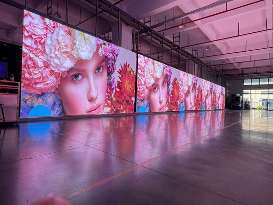 Location d'un écran en aluminium sous pression ultra-clair Petit pas P1.667 Affichage LED intérieur 1/30 Scan en couleur complète