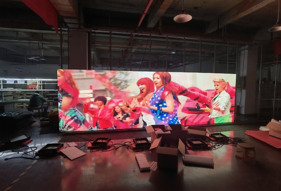 HD Location Flexible Flicker Free P10 LED Display Box 1/4 Mode de numérisation IP67