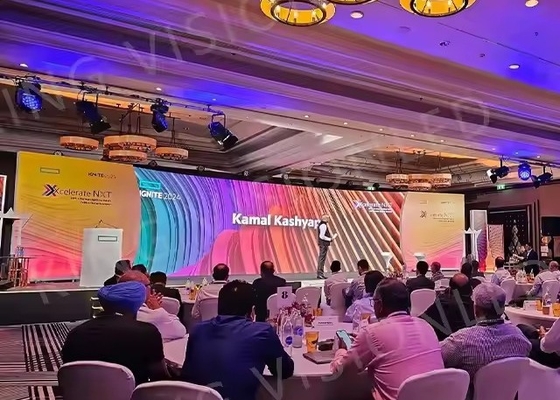 768 x 768 mm Panneau LED RGB à l'intérieur en couleur complète avec module Taille 192 mm x 192 mm Enveloppe publicitaire
